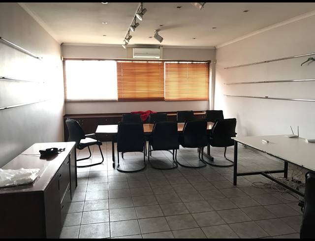 1,915M² FACTORY FOR SALE IN ELSIES RIVER INDUSTRIAL